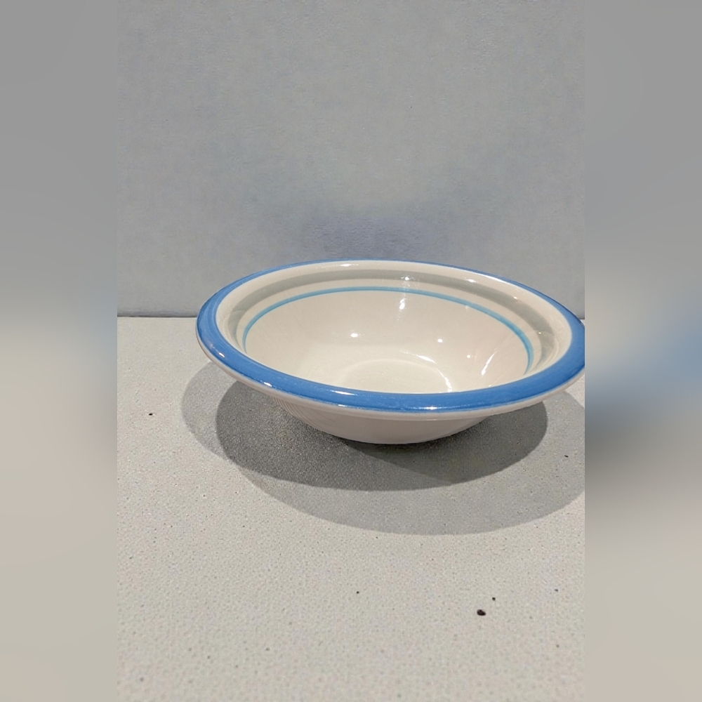 Northland Essentials Stoneware Bowl in Cream and Gray Tones